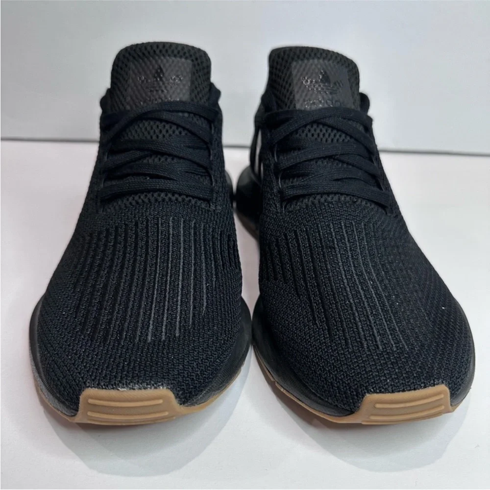Black Adidas running shows - Picture 2 of 6